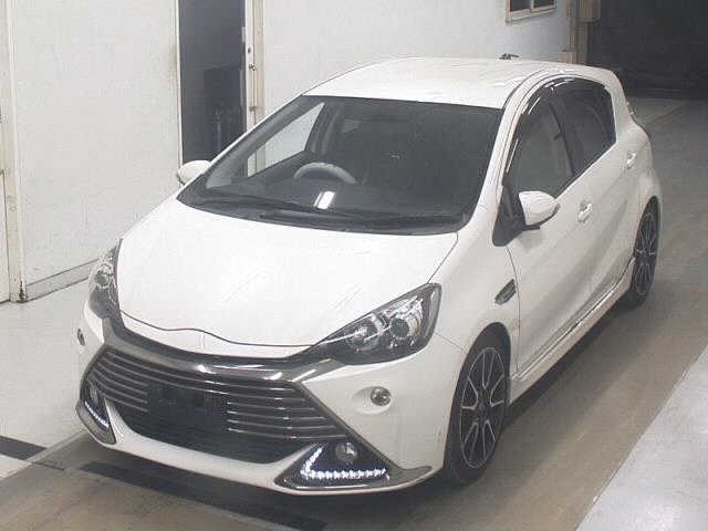 Toyota AQUA 2014 8174751-4