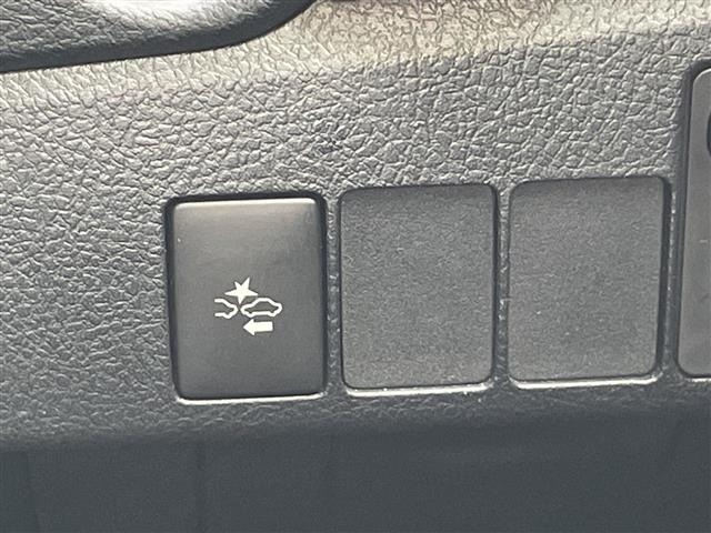 Toyota AURIS 2016 8174071-6
