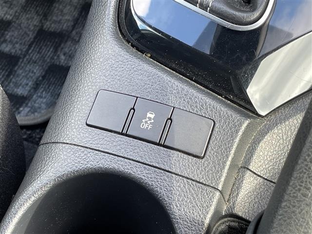Toyota AURIS 2016 8174071-9
