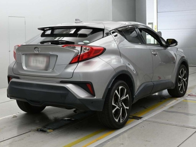 Toyota C-HR 2017 8174769-1