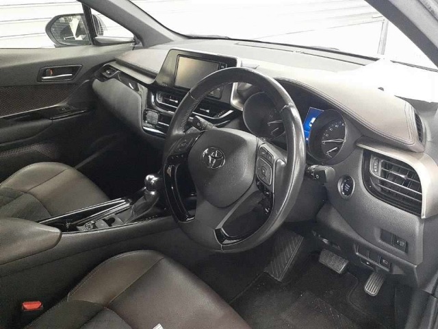 Toyota C-HR 2017 8174769-9