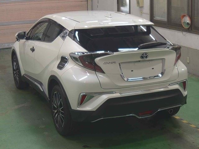 Toyota C-HR 2017 8174772-1