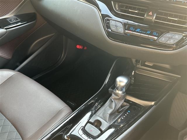 Toyota C-HR 2017 8174796-10