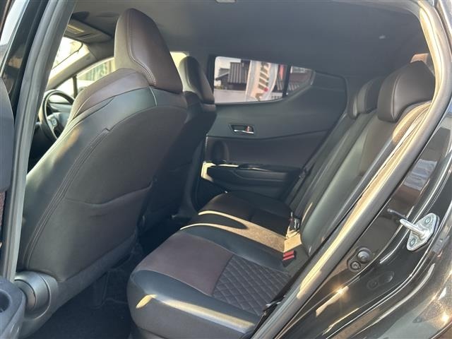 Toyota C-HR 2017 8174796-18