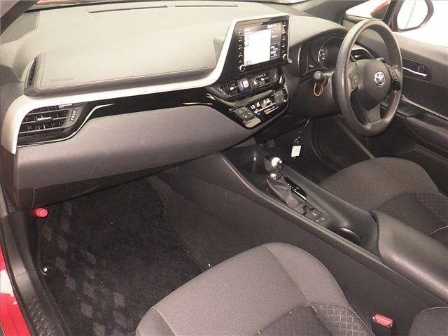 Toyota C-HR 2019 8174805-4
