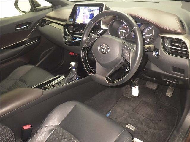 Toyota C-HR 2016 8174807-3