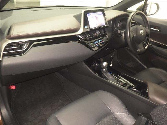 Toyota C-HR 2016 8174807-4