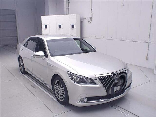 Toyota CROWN MAJESTA 2015 8174788-0