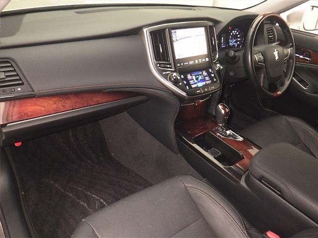 Toyota CROWN MAJESTA 2015 8174788-4