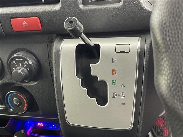 Toyota HIACE VAN 2020 8168589-1