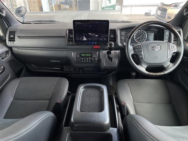 Toyota HIACE VAN 2022 8168617-10