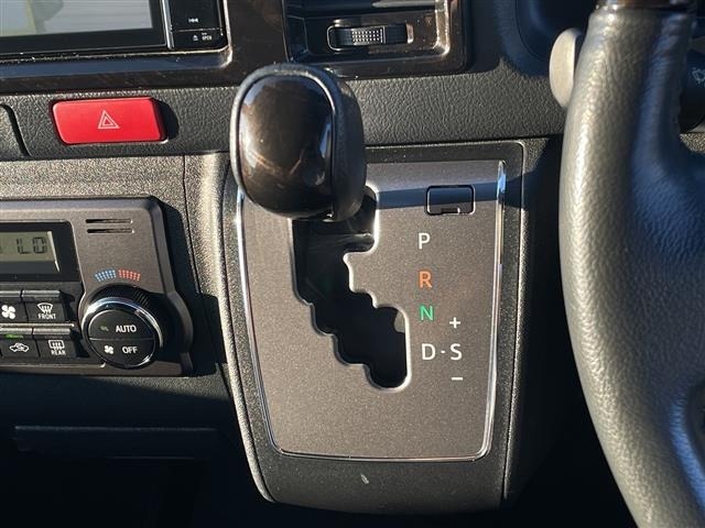 Toyota HIACE VAN 2022 8168645-10