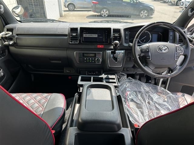 Toyota HIACE VAN 2023 8168698-15