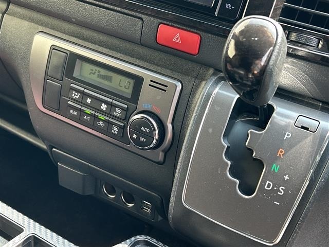 Toyota HIACE VAN 2023 8168698-5