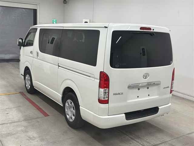Toyota HIACE VAN 2021 8168748-1
