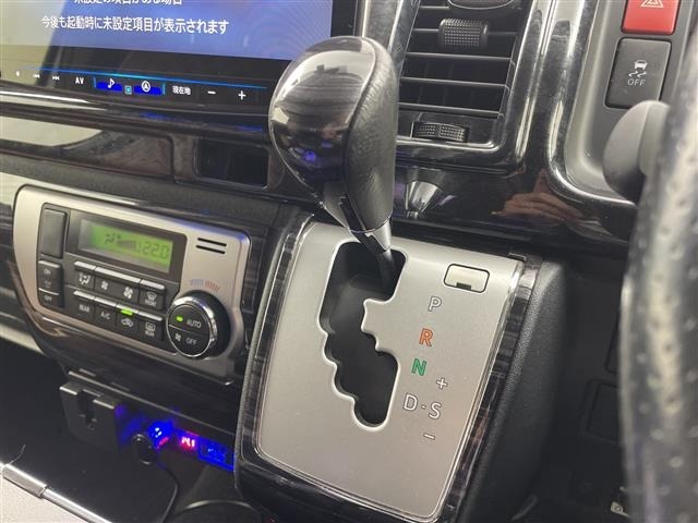 Toyota HIACE WAGON 2017 8171713-11