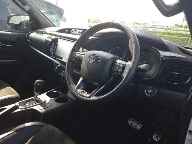 Toyota HILUX 2022 8173937-9
