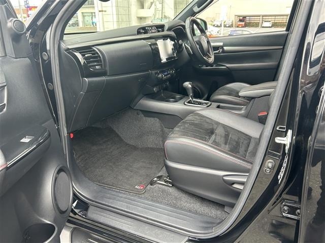 Toyota HILUX 2023 8173993-6