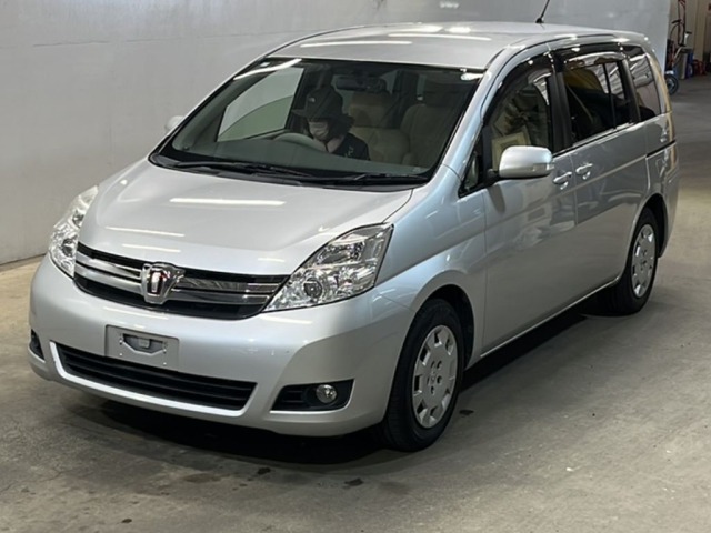 Toyota ISIS 2013 8172866-0