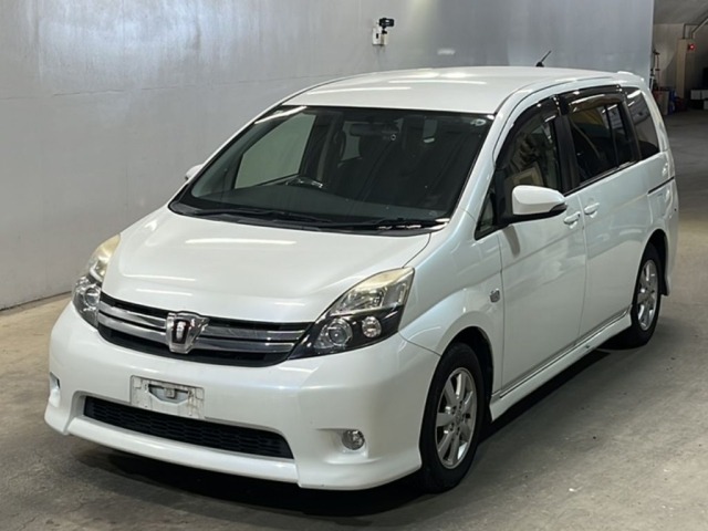 Toyota ISIS 2015 8172874-0