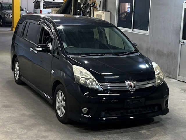 Toyota ISIS 2012 8172900-4