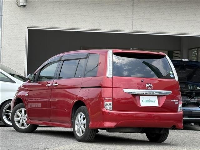 Toyota ISIS 2014 8172911-13