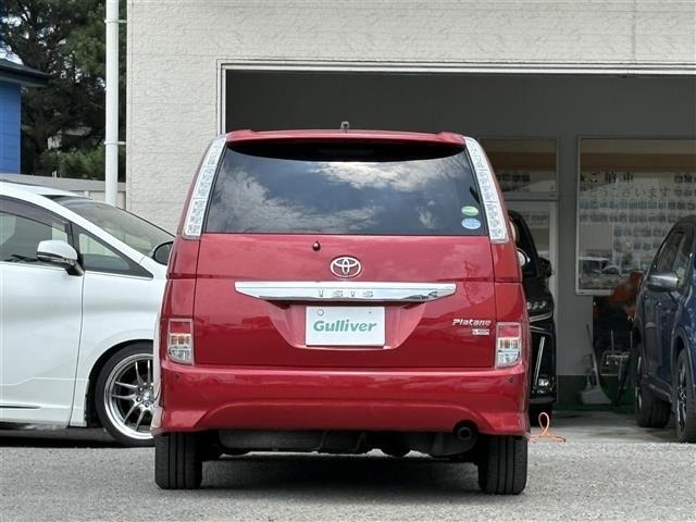 Toyota ISIS 2014 8172911-16