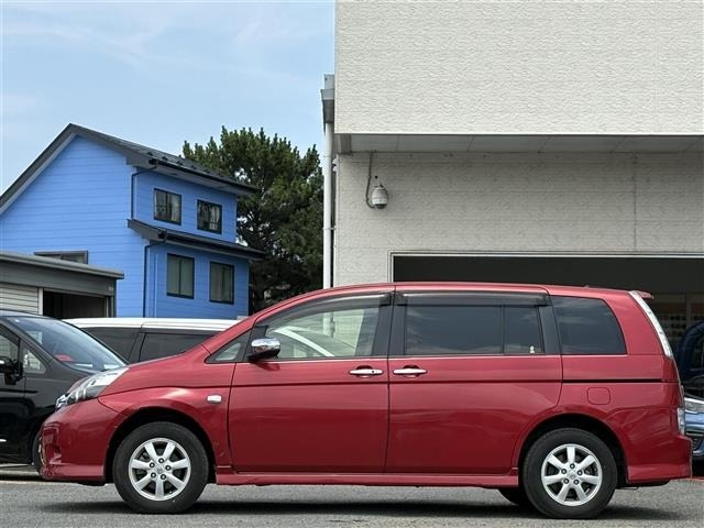 Toyota ISIS 2014 8172911-19