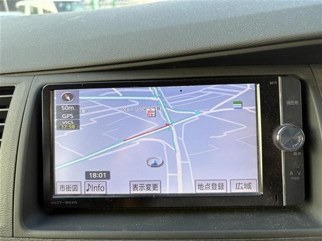Toyota ISIS 2014 8172911-7