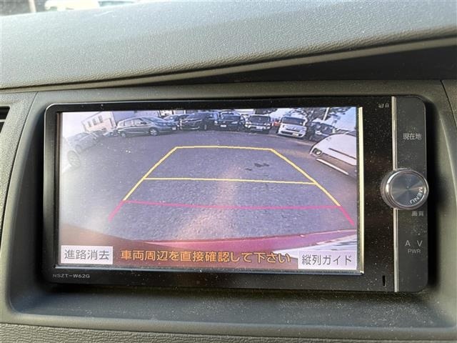 Toyota ISIS 2014 8172911-9