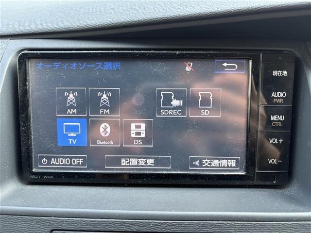 Toyota ISIS 2015 8172912-16