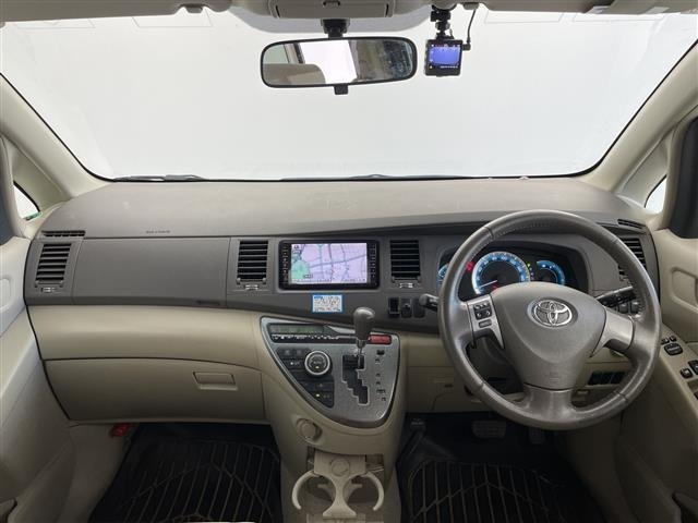 Toyota ISIS 2009 8172919-14