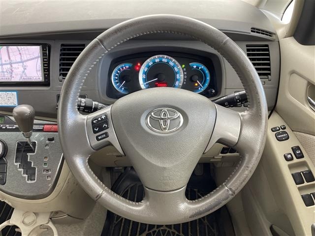 Toyota ISIS 2009 8172919-22