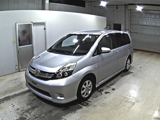 Toyota ISIS 2014 8172929-4