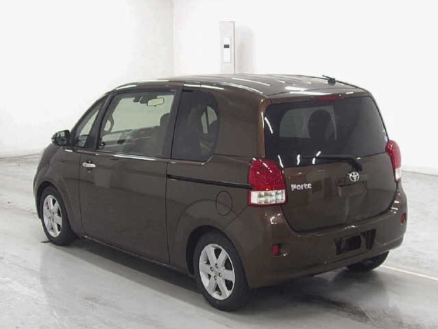 Toyota PORTE 2016 8172330-1