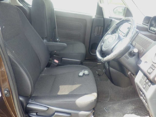 Toyota PORTE 2016 8172330-7