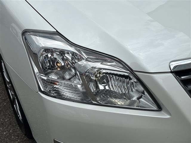 Toyota PREMIO 2013 8169368-1