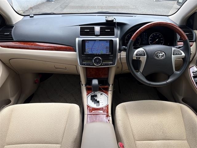 Toyota PREMIO 2013 8169368-14