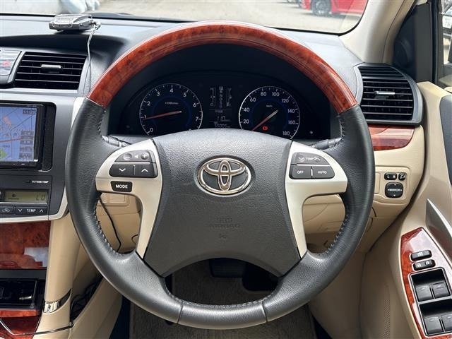 Toyota PREMIO 2013 8169368-22