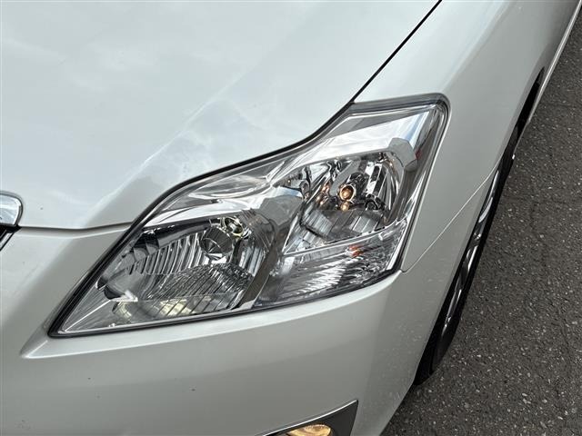 Toyota PREMIO 2013 8169368-5