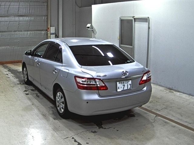 Toyota PREMIO 2015 8169422-1