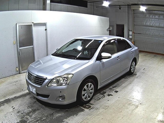 Toyota PREMIO 2015 8169422-4