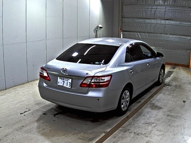 Toyota PREMIO 2015 8169422-5