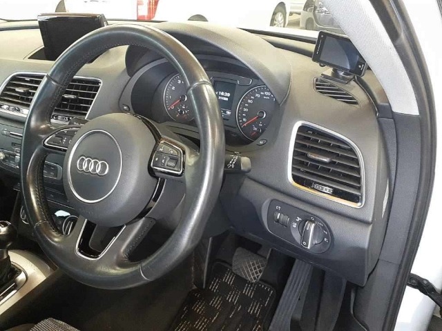Audi Q3 2015 8165222-9