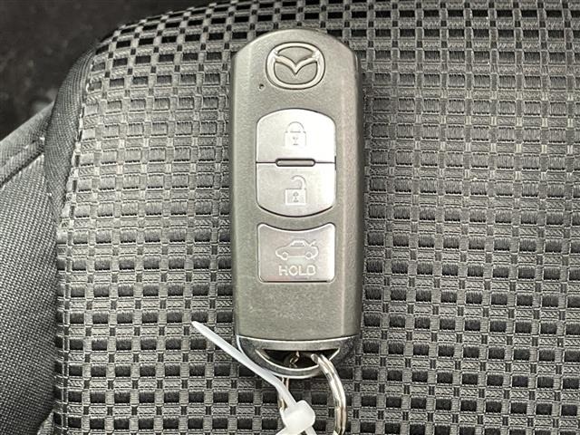 Mazda AXELA 2017 8177365-11