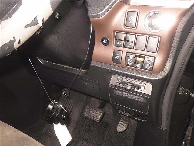Toyota ESQUIRE 2017 8178460-9