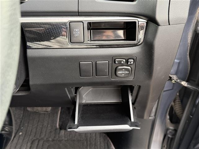 Toyota ESTIMA 2012 8178684-5