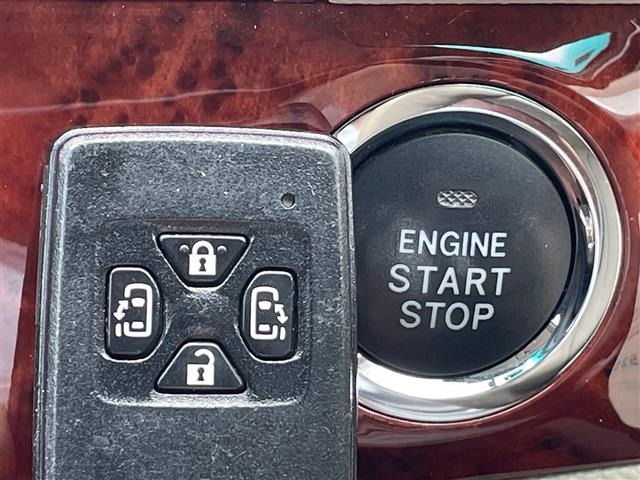 Toyota ESTIMA 2011 8178690-1