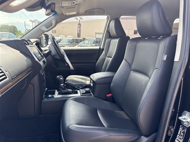 Toyota LAND CRUISER PRADO 2022 8177811-8