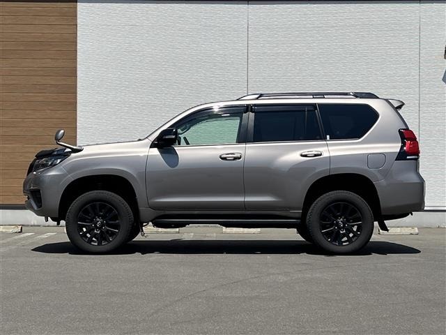Toyota LAND CRUISER PRADO 2023 8177829-7